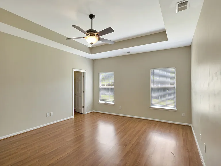 416 Green Park Ln — Photo 5