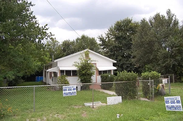 3 bed, 980 sqft, $1,000 — Photo 1