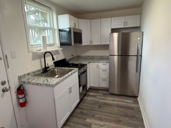 2nd image of 24 N Vermont Ave APT 4