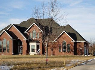 W8524 Hillview Rd, Hortonville, WI 54944