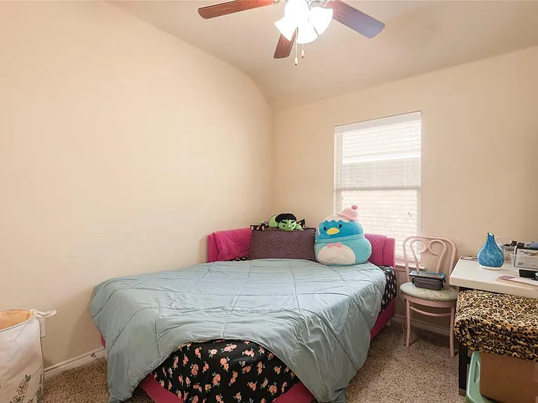 2133 Colby Ln — Photo 4