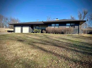 1809 Monument Rd, Ponca City, OK 74604