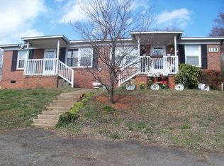 112 Crestway Circle, charlotte, NC 28216