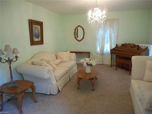 4th image of 67 Cedar Woods Dr