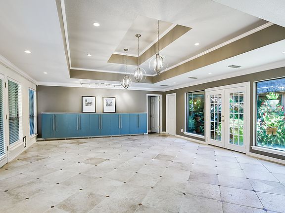 5th image of 10707 Pickfair Dr