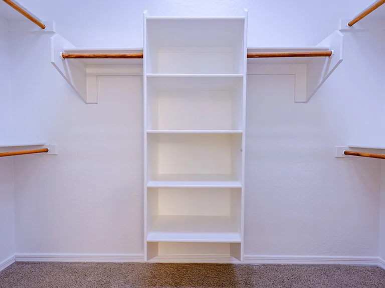 562 E Janet Way — Photo 22