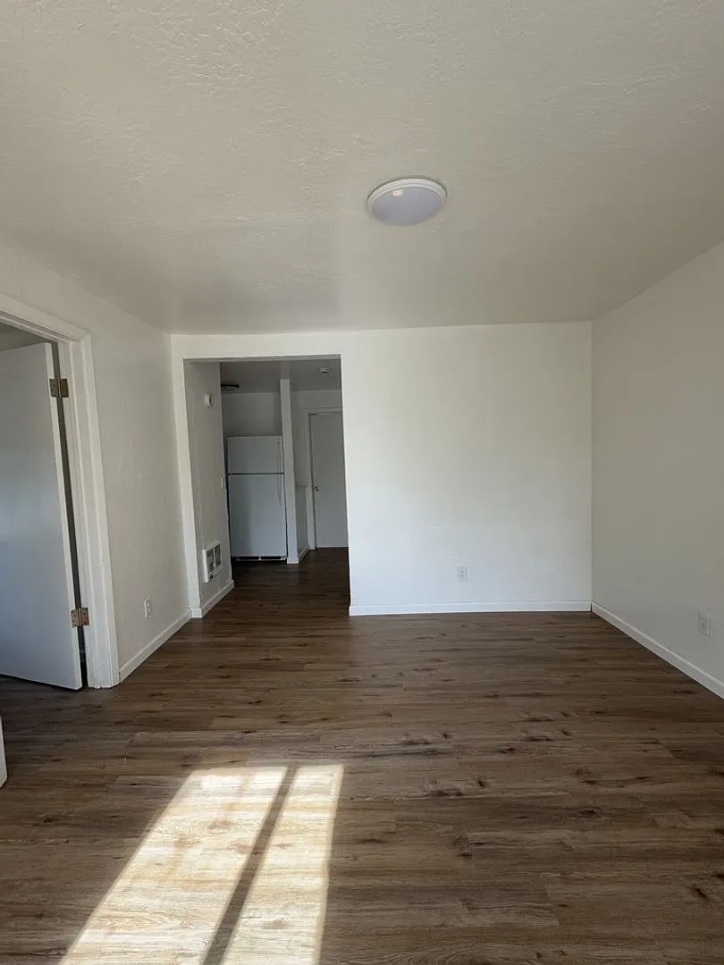 3885 Alvita Ave — Photo 2