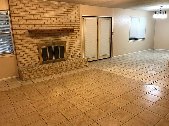 2nd image of 1225 Marlborough Dr