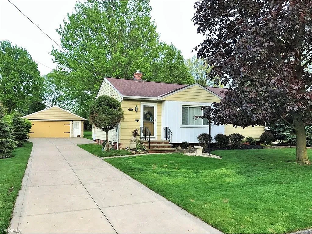 7555 Malibu Dr photo 1