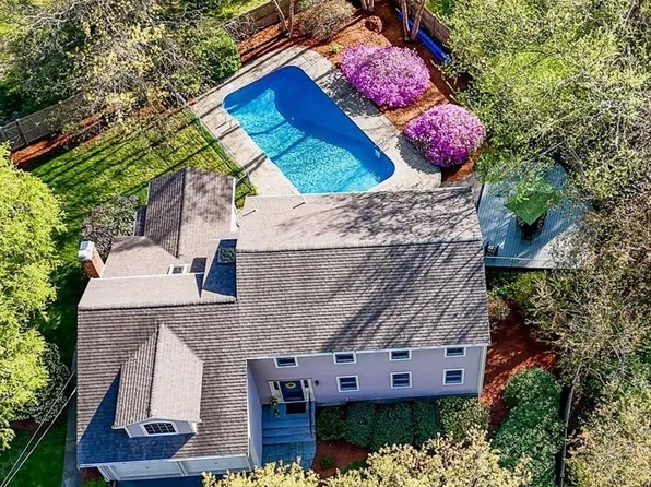 16 Haystack Rd, Reading, MA 01867