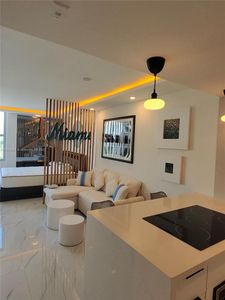 2899 Collins Ave APT 1634, Miami Beach, FL, 33140