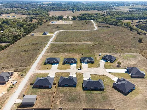 2213 E Cover Ln, Stillwater, OK 74074