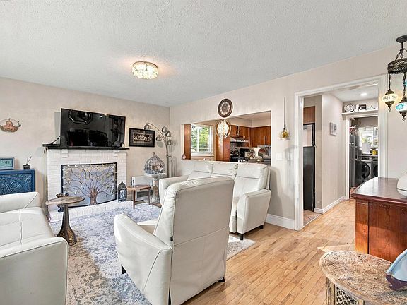 3rd image of 6284 Morgan Pl