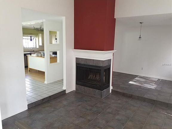 3rd image of 100 Erin Ct