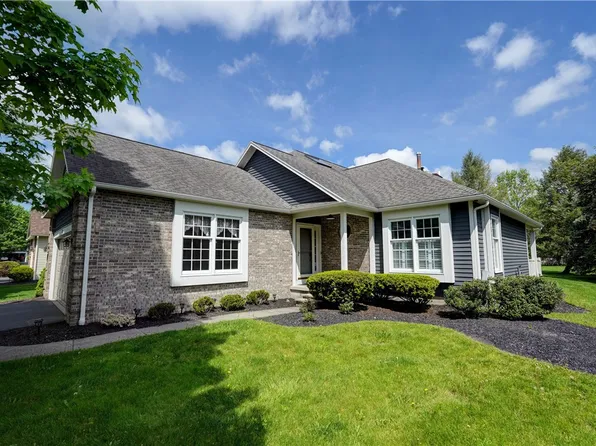 48 Hampshire Ln, Mendon, NY 14506