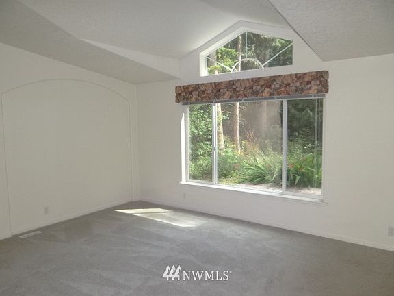 5th image of 5155 Ponderosa Drive NE