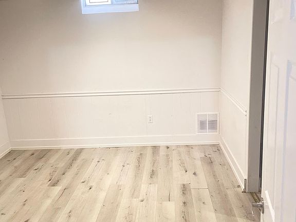 3rd image of 31 Bellona St #Basement