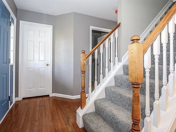 4th image of 22793 Redwood Dr
