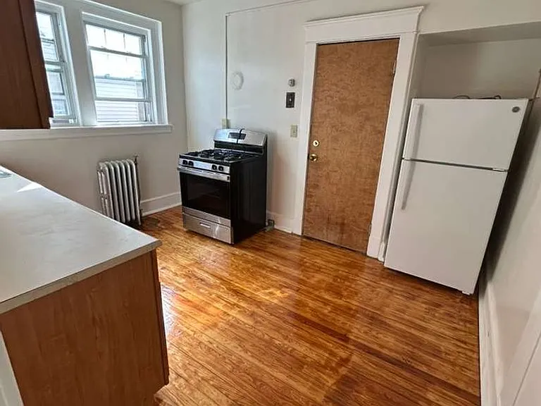 182 Elm St — Photo 13