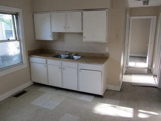 2317 Ratcliffe Ave — Photo 7