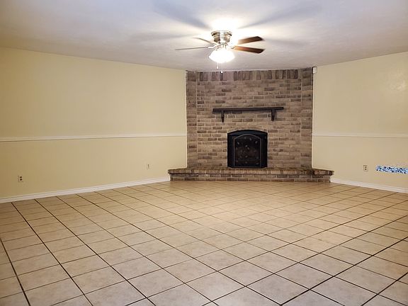 2nd image of 17623 Autumn Hills Dr