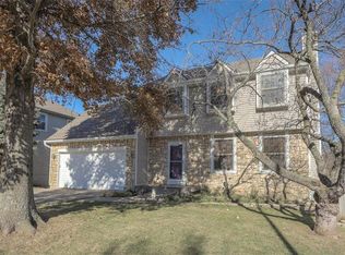 1500 W Forest Dr, Olathe, KS 66061