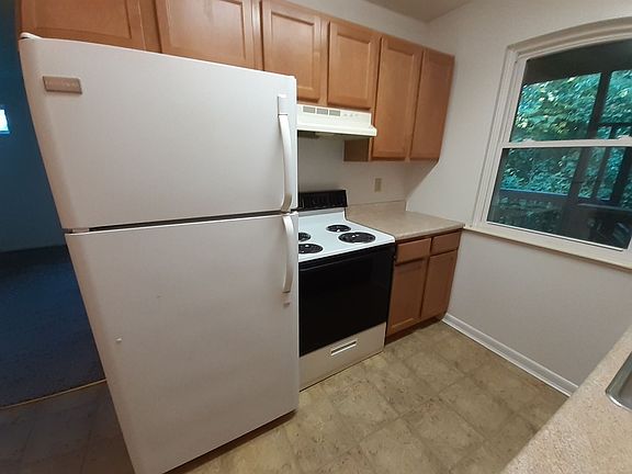 5th image of 1026 Southpark Dr #2
