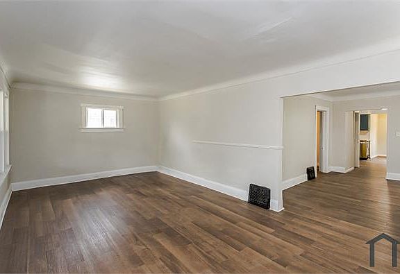 2nd image of 4440 Fairview Dr