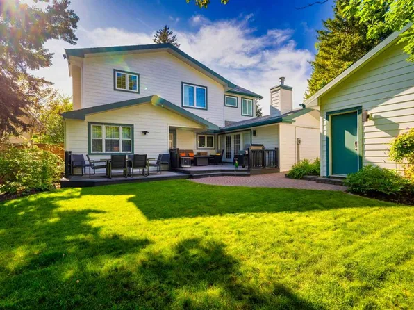 5028 W Vanstone Cres NW, Calgary, AB T3A 0V9