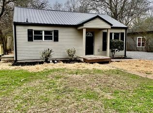 110 Hollywood Dr, Rossville, GA 30741