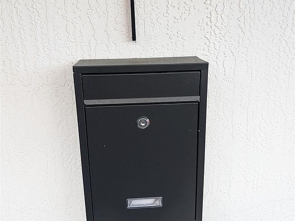 3rd image of 920 NW 8th Avenue