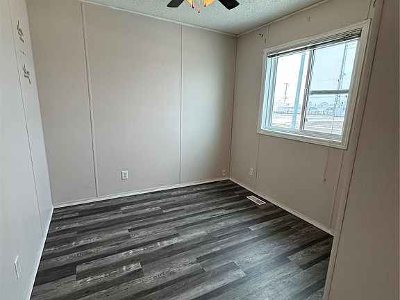 4th image of 701 2nd Avenue E