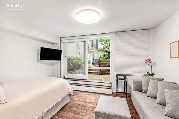 Sold by Sotheby's International Realty | media 21