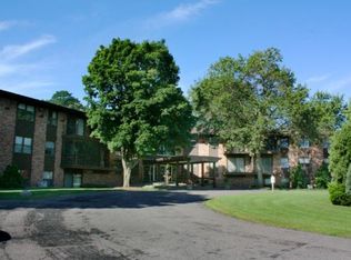 10113 W 34th St APT 341, Hopkins, MN 55305