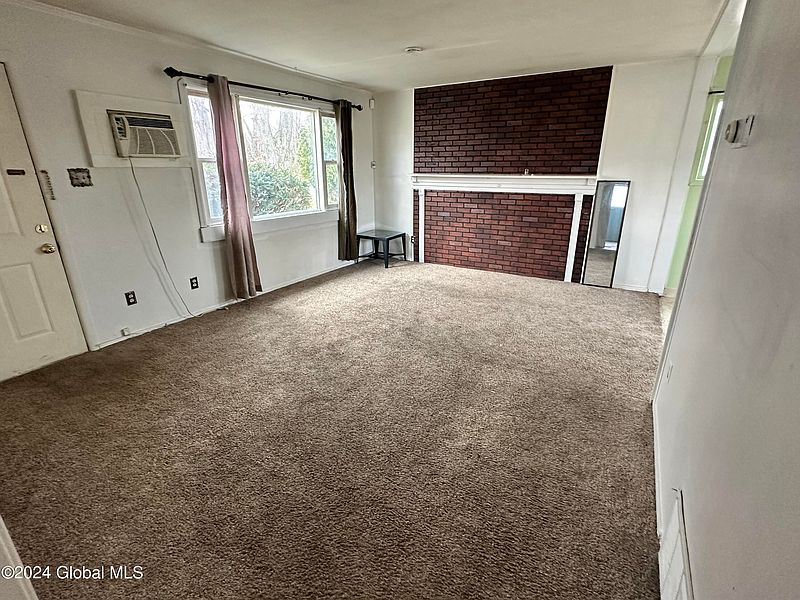 3rd image of 359 Whitehall Road
