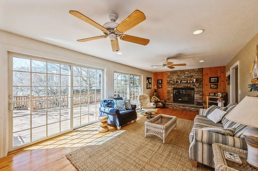 Amagansett Beach House Six Bedrooms. — Photo 4