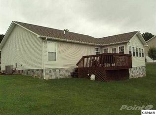 555 Delores Dr, Dandridge, TN 37725