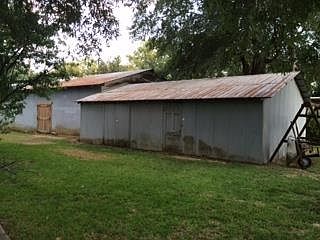 2nd image of 305 1/2 Shady Oaks Dr