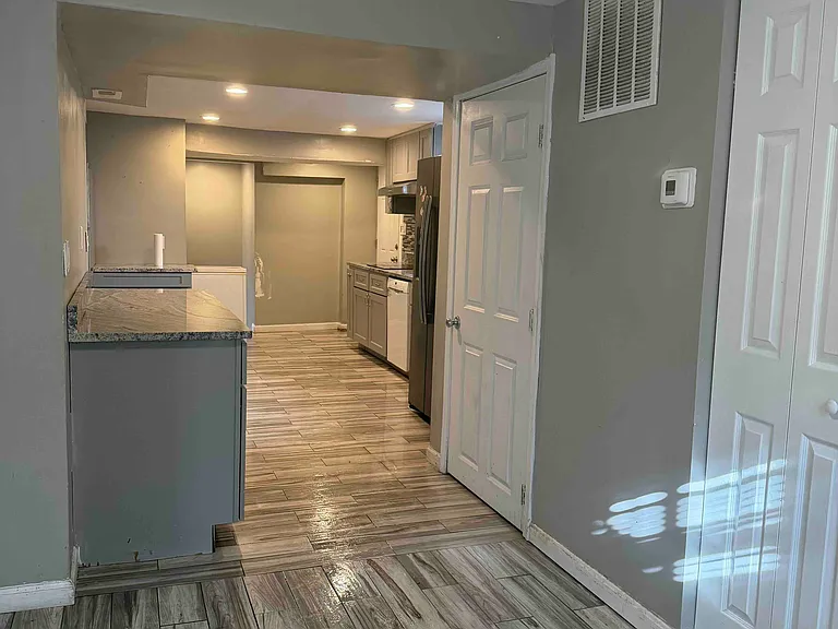 913 Cooks Ln #FIRSTFRONT — Photo 17