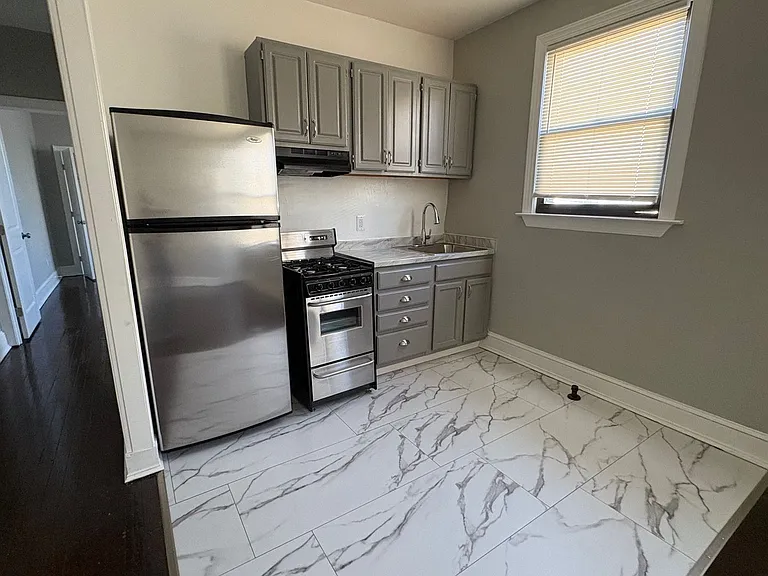 1014 Columbia Rd NW — Photo 10