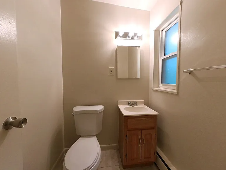 Queensbury / Oliver Gardens — Photo 14