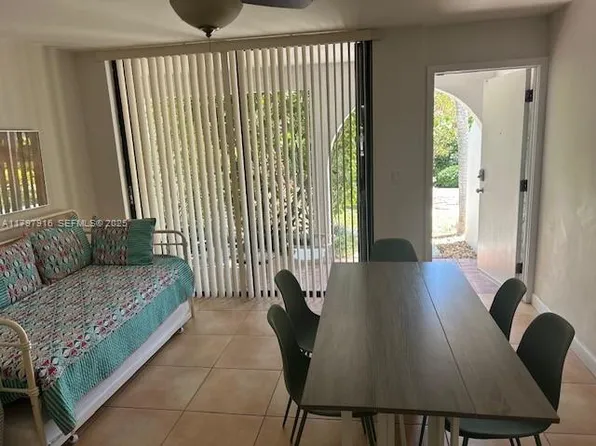 425 Grapetree Dr, Key Biscayne, FL 33149