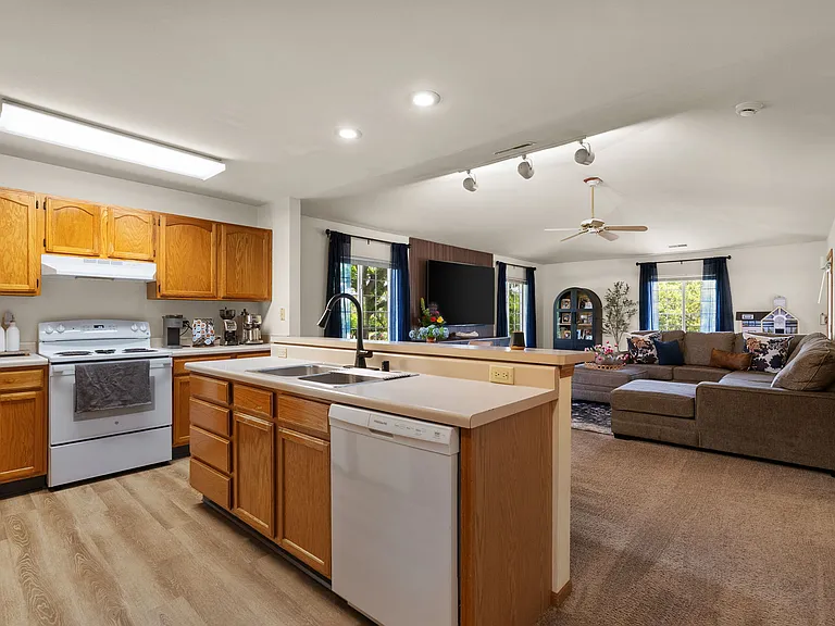 3225 Stonecreek Dr #1 — Photo 8