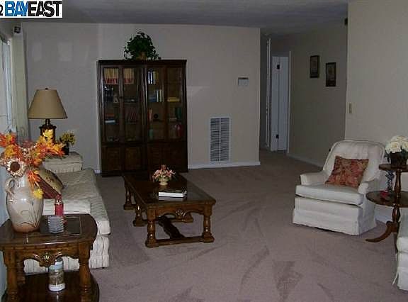3rd image of 7636 Canterbury Ln