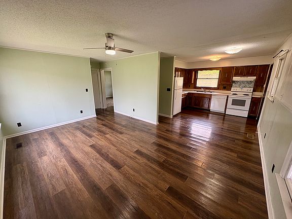 3rd image of 4100 Blythes Ferry Rd APT A