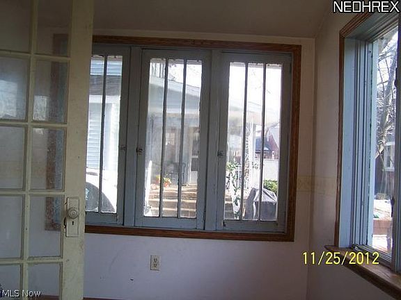 3rd image of 438 E Kline St