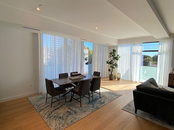 2nd image of 704 N Doheny Dr #18