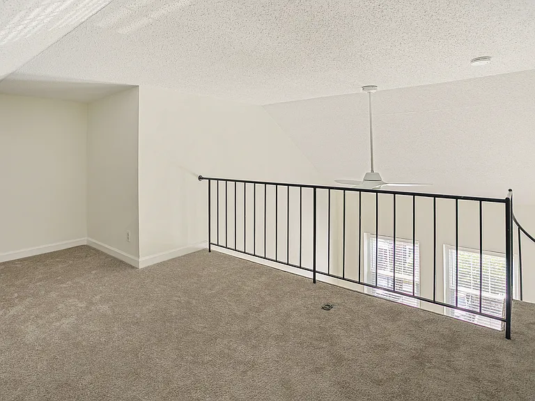 2820 S Abingdon St #C1 — Photo 7