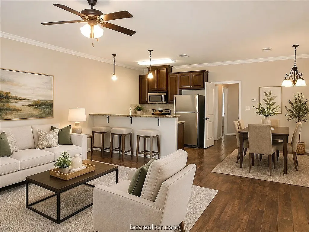 5 bed, 1846 sqft, $3,875 — Photo 2