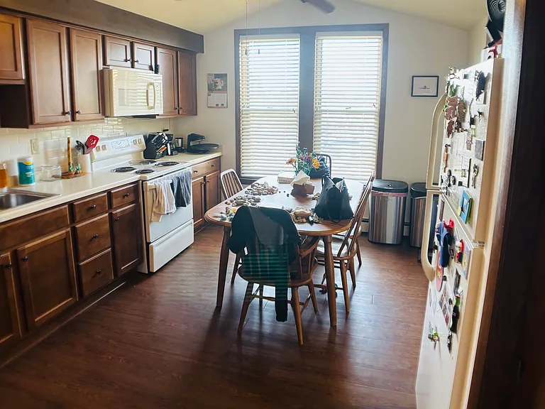 1702 N Farwell Ave #2 — Photo 4